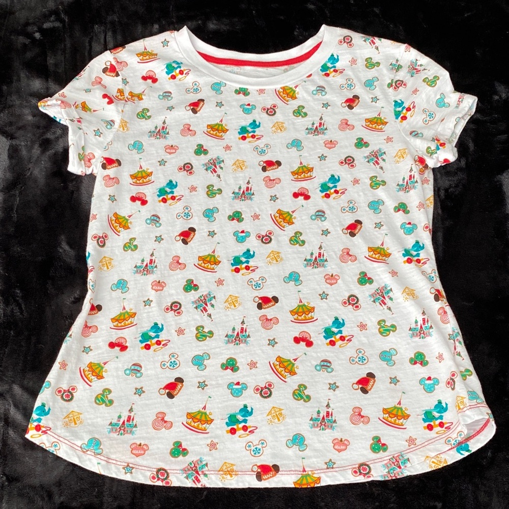 Disney Parks Christmas tshirt - Picture 1 of 2